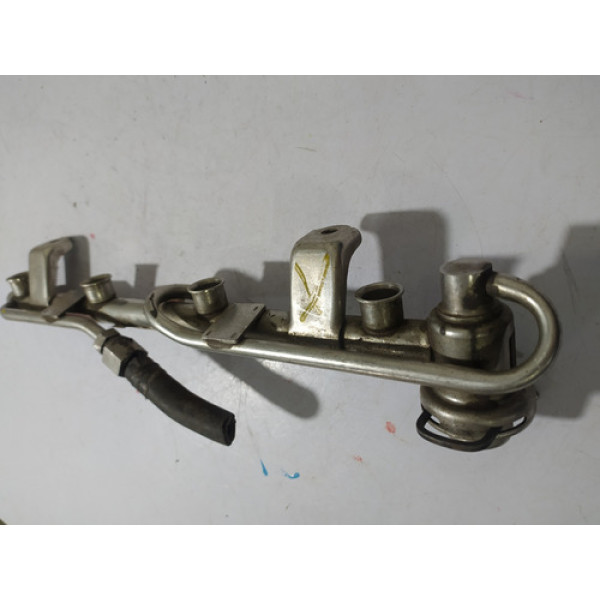 Flauta Dos Bicos Injetores Passat 1.8 Turbo   Cx79