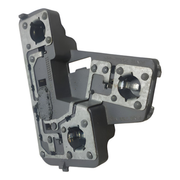 Circuito Soquete Lanterna Traseira Esquerda Jetta 11/14 Cx63 Esquerdo/motorista