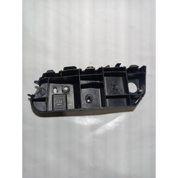 Guia Para-choque Dianteiro Esquerdo Gm Spin 12/18 Cx96