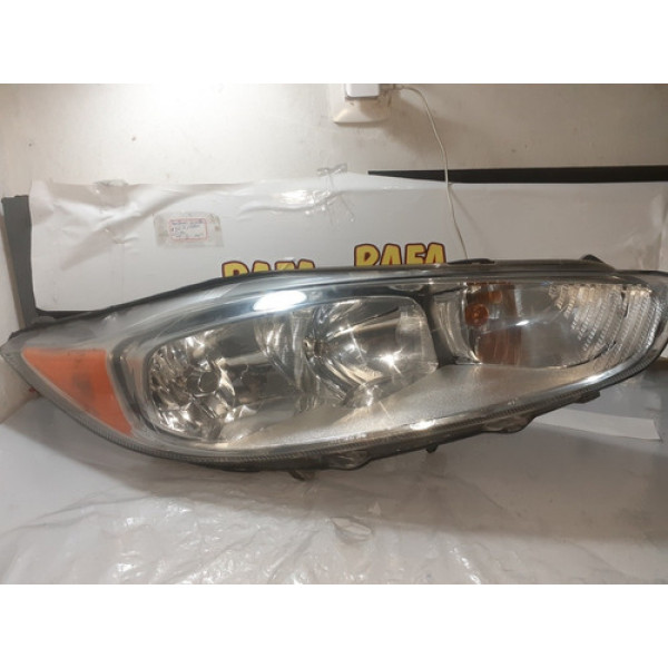Farol Direito Ford Niw  Fiesta  Mexicano D. 2013 Com Avaria 