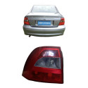 Lanterna Traseira Esquerda Vectra 2.2 16v 2000 A 2005 Esquerdo/motorista Vermelha