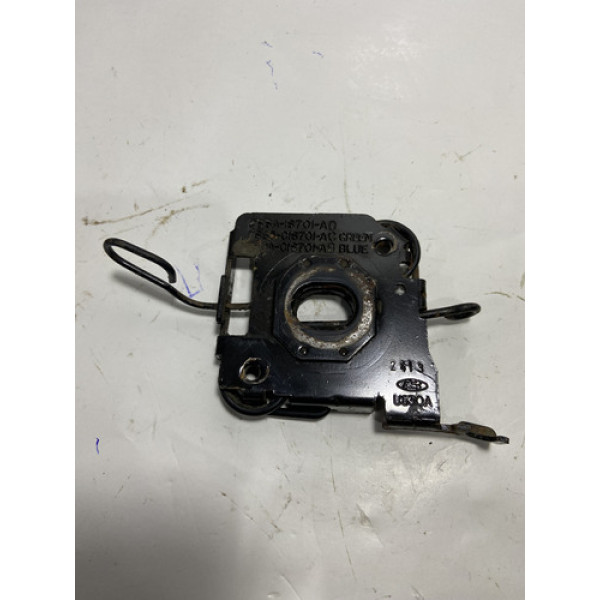 Trinco Capô Ecosport Fiesta 03/14 Cx438