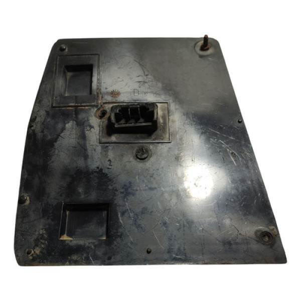 Moldura Carcaça Lanterna Traseira Ld Fiat Uno 1984 Cx187